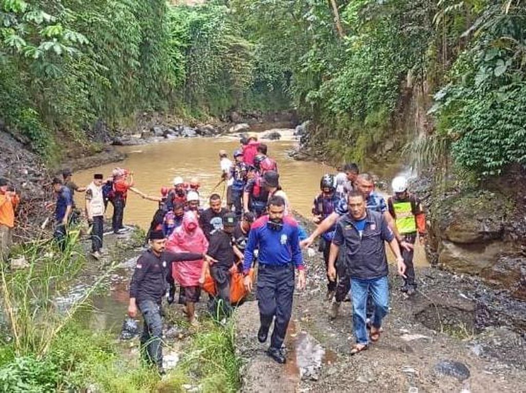 Pria Bogor yang Tenggelam di Sungai Ciliwung Ditemukan Tewas