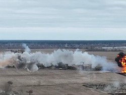 Detik-detik Militer Ukraina Tembak Jatuh Helikopter Tempur Rusia