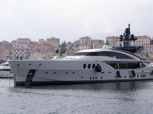 Crazy Rich Rusia Ketakutan, Jual Aset Sampai Kabur ke Luar Negeri