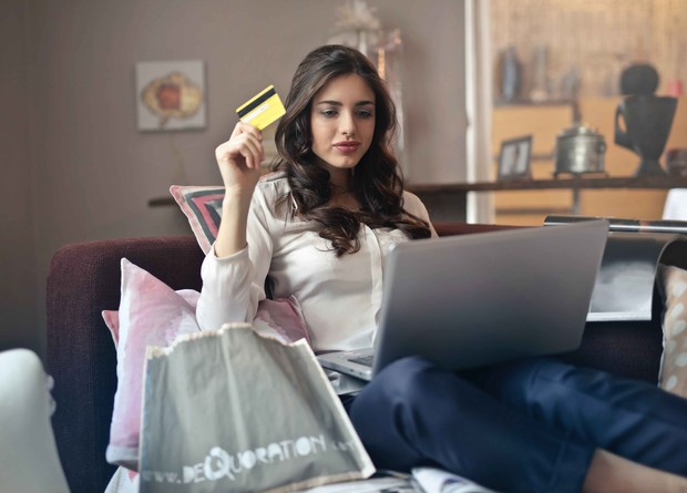 Mindful Shopping Penjelasan/Foto: pexels.com/Andrea Piacquadio Biar Gak Kalap Belanja, Cara Mindful Shopping Bisa Kamu Terapkan Loh!