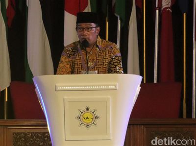 Momen Ridwan Kamil Sebut Airlangga Presiden di Munas AMPI