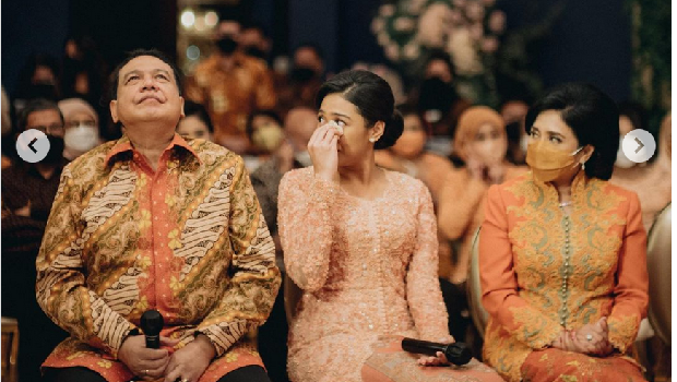 Putri Tanjung Resmi Dilamar Guinandra Jatikusumo