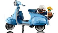 Potret Replika Vespa 125 dari Lego, Cocok Buat Kolektor Nih