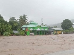 2 Rumah Warga-Perahu Nelayan Hanyut Diterjang Banjir Bandang di Barru