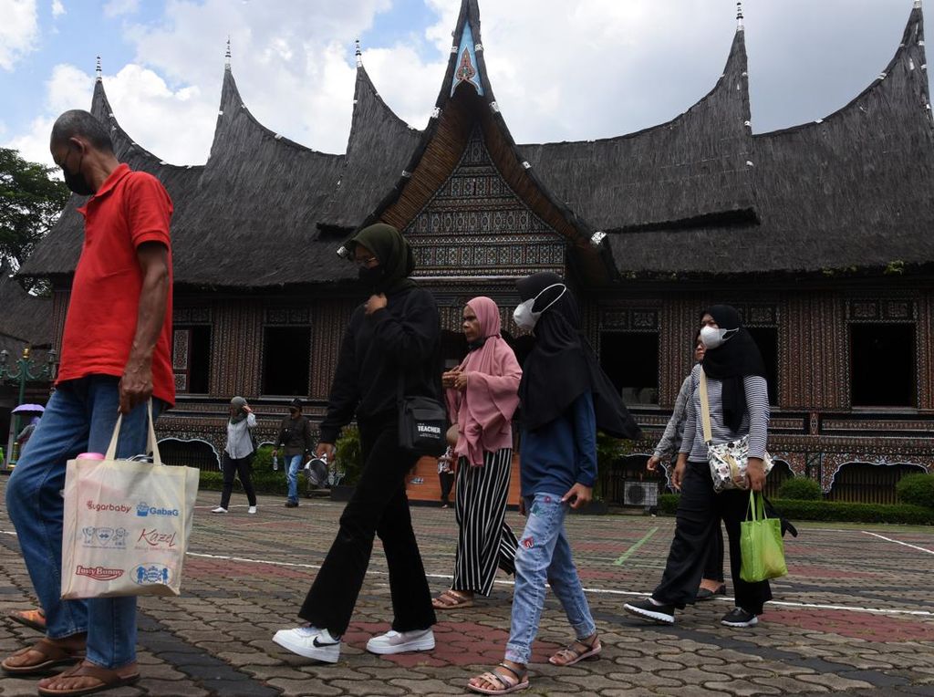 Jokowi Minta Anjungan Daerah di TMII Jadi Ruang Publik
