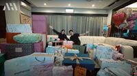 10 Foto Atta - Aurel Pamer Kado untuk Baby Ameena, Selimut Hermes Hingga Emas