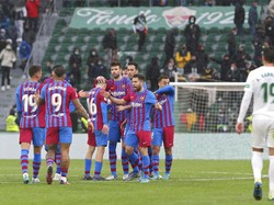 Barcelona-nya Xavi nih, Bos! Senggol dong