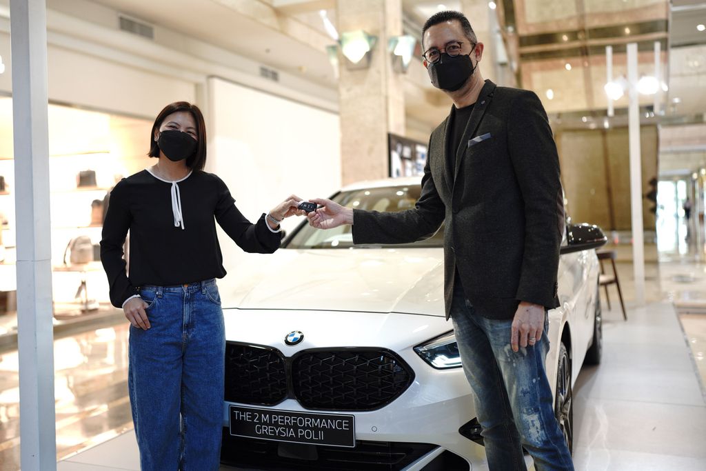 Greysia Polii, atlet peraih emas Olimpiade Tokyo 2020 cabang bulu tangkis ganda putri, disebut BMW Indonesia sebagai pelanggan pertama 218i Grand Coupe M Performance Edition.