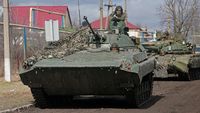 Separatis Pro-Rusia Kuasai Donetsk, Tank Baja Patroli Keliling Kota