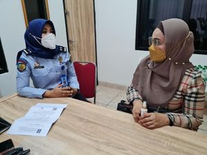 Cuti Jelang Bebas, Eks Walkot Tegal Bunda Sitha Keluar dari Lapas Cuti Jelang Bebas, Eks Walkot Tegal Bunda Sitha Keluar dari Lapas