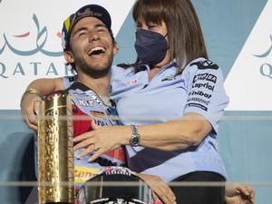 Fausto Gresini Hadir Dalam Kemenangan Bastianini di MotoGP Qatar Fausto Gresini Hadir Dalam Kemenangan Bastianini di MotoGP Qatar