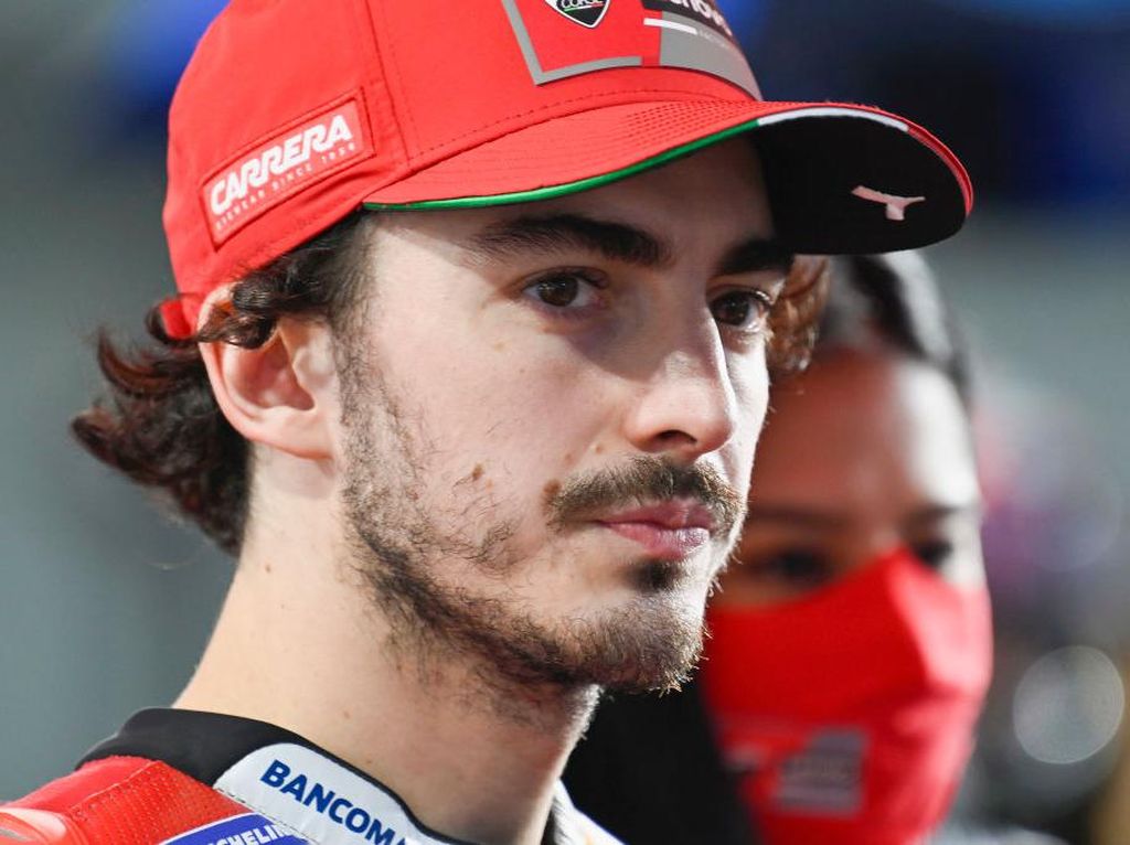Bagnaia Minta Maaf Usai Tabrak Martin di MotoGP Qatar 2022 Bagnaia Minta Maaf Usai Tabrak Martin di MotoGP Qatar 2022