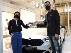 Sah! Momen Greysia Polii Jadi Pemilik Pertama BMW 218i Gran Coupe Sport M Performance Sah! Momen Greysia Polii Jadi Pemilik Pertama BMW 218i Gran Coupe Sport M Performance