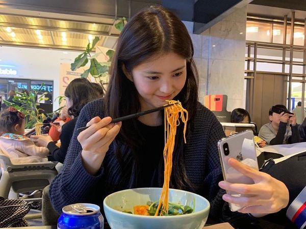 Han So Hee, Si Cantik yang Doyan Mie dan Stroberi