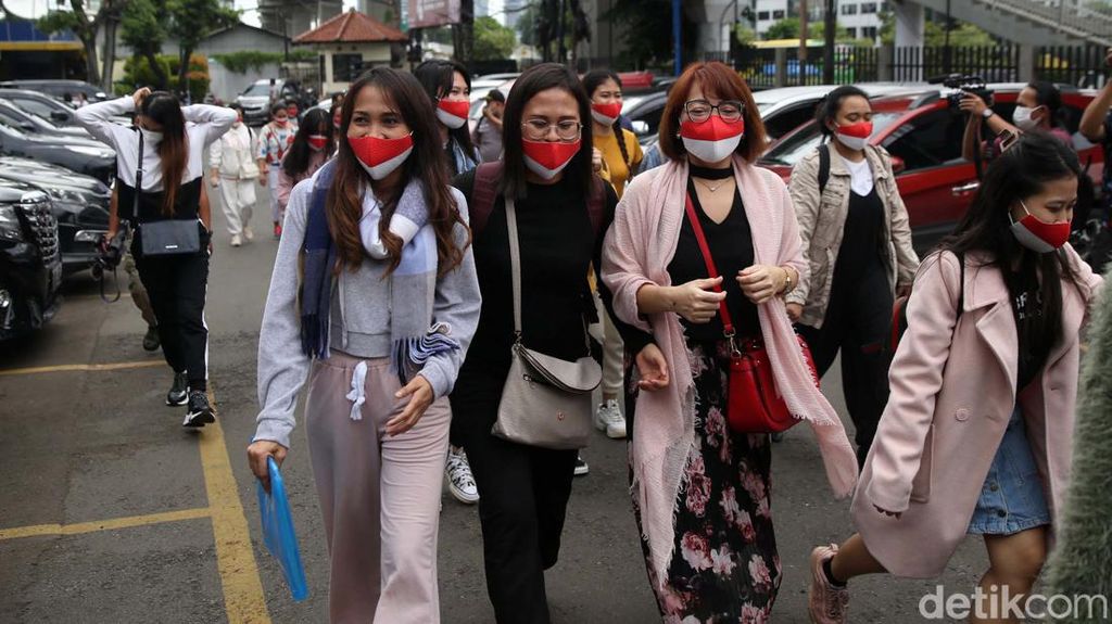 Buntut Invasi Rusia, 26 Pekerja Indonesia Dipulangkan ke Bali Buntut Invasi Rusia, 26 Pekerja Indonesia Dipulangkan ke Bali