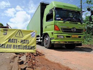 Waduh! Jalan Nasional Penghubung Jambi-Sumsel Rusak Waduh! Jalan Nasional Penghubung Jambi-Sumsel Rusak