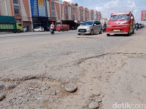 Jalan di Deli Serdang Rusak, Pemkab Minta Pengusaha Ikut Perbaiki