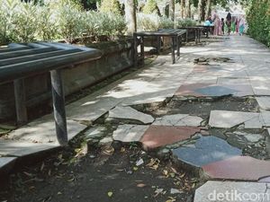 Keramik di Kompleks Taman Lampion Kota Klaten Rusak-Hilang Keramik di Kompleks Taman Lampion Kota Klaten Rusak-Hilang