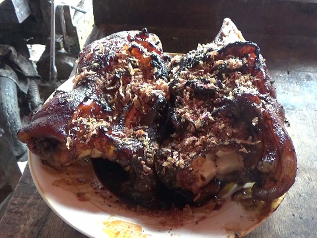 Olahan Kikil Sapi Bakar Jumbo Ini Empuk dan Mantul! Olahan Kikil Sapi Bakar Jumbo Ini Empuk dan Mantul!