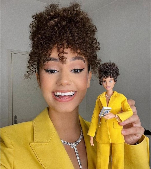 Lena Mahfouf dan boneka barbie dirinya