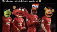Meme ini bagaikan hendak bilang MU pakai pertahanan lawak saat lawan Man City. Foto: dok. Twitter