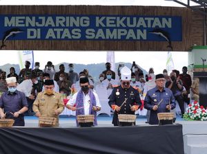 Trenggono: Nelayan Lokal Harus Jadi Tuan Rumah di Wilayahnya Sendiri Trenggono: Nelayan Lokal Harus Jadi Tuan Rumah di Wilayahnya Sendiri