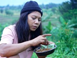 Deddy Corbuzier Bela Dede Inoen Pemakan Raja Jin dari Nyinyiran Netizen Deddy Corbuzier Bela Dede Inoen Pemakan Raja Jin dari Nyinyiran Netizen