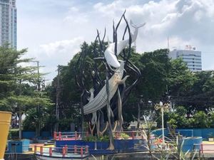 Fenomena 3 November 2022, Tengah Hari Surabaya Pukul 11.12 WIB Fenomena 3 November 2022, Tengah Hari Surabaya Pukul 11.12 WIB