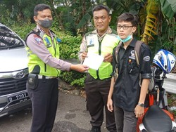 Motor Masuk Tol Cililitan Gegara Ngantuk, Pengendara Langsung Ditilang!