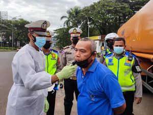 Polisi Tes Alkohol 15 Pengendara di Tangsel, Ini Hasilnya Polisi Tes Alkohol 15 Pengendara di Tangsel, Ini Hasilnya