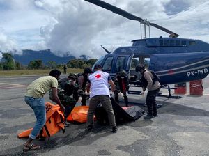 Momen Evakuasi 8 Jenazah Karyawan PTT, Korban Penembakan KKB Papua