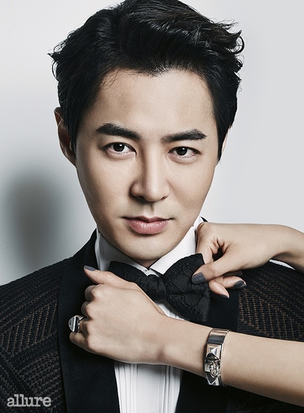 Potret Jun Jin SHINHWA/ Foto: instagram.com/allurekorea Potret Jun Jin SHINHWA
