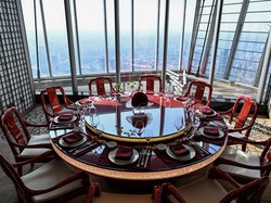 Restoran Tertinggi di Dunia Ini Ada di Lantai 120 dan 556 Meter di Atas Tanah!