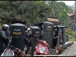 Ricuh Sengketa Lahan di Enrekang, Wakapolres Luka Kena Lemparan Batu