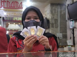 Harga Emas Kembali Jatuh, Simak Rinciannya dari 1 Gram Hingga 1 Kg