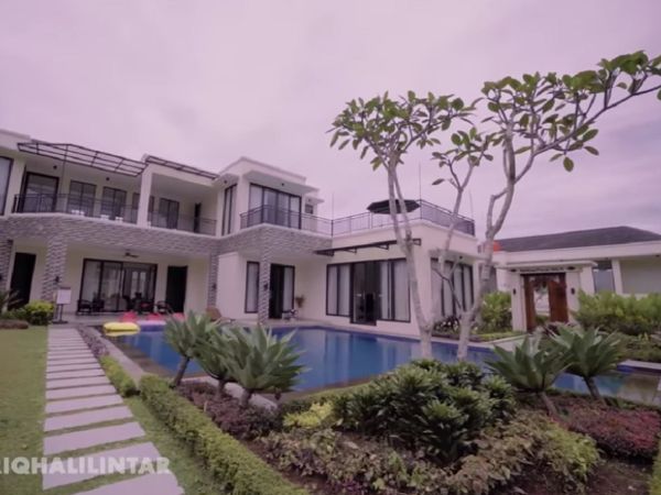 Bucin Abis! Thariq Halilintar Sewa Rumah Mewah Demi Bisa Dekat dengan Fuji