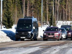 Kini Giliran Orang Rusia Berbondong-bondong Tinggalkan Negaranya