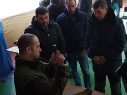 Anak-anak hingga Lansia di Lviv Ukraina Berlatih Gunakan Senjata