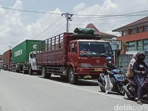 Imbas Larangan Via Makamhaji, Kendaraan Berat Padati Jalan Pakis-Daleman Imbas Larangan Via Makamhaji, Kendaraan Berat Padati Jalan Pakis-Daleman