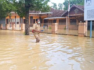 Sungai Sentul Meluap, Puluhan Rumah di Jakenan Pati Kebanjiran