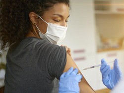 Memahami Cara Kerja Vaksin COVID, dari Disuntikkan sampai Muncul Efek Samping