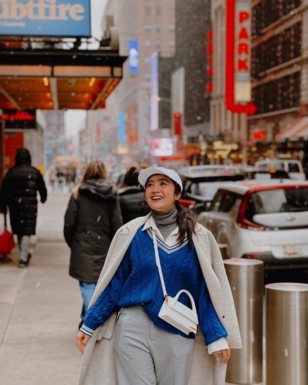Febby Rastanty memilih melanjutkan pendidikanya di Universitas Indonesia/ foto: instagram/@febbyrastanty. Febby Rastanty memilih melanjutkan pendidikanya di Universitas Indonesia.
