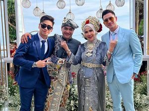 7 Gaya Verrell Bramasta di Pernikahan Venna Melinda, Gagah Pakai Jas Biru