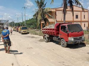 Jalan Rusak Gegara Tambang Liar di Situs Raja Bone, Warga Mengadu ke DPRD Jalan Rusak Gegara Tambang Liar di Situs Raja Bone, Warga Mengadu ke DPRD
