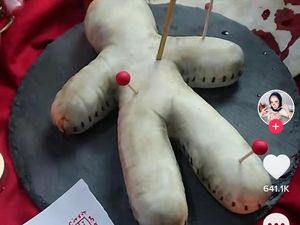 Hii Seram! 5 Kue Ini Berbentuk Pocong hingga Boneka Santet Hii Seram! 5 Kue Ini Berbentuk Pocong hingga Boneka Santet