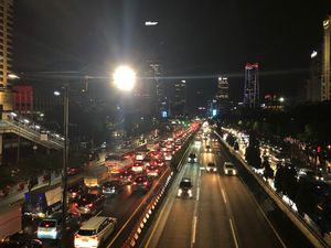Lalin Tol Semanggi Arah Cawang Macet Usai Jakarta Diguyur Hujan Lalin Tol Semanggi Arah Cawang Macet Usai Jakarta Diguyur Hujan