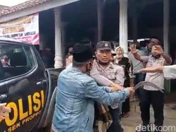 Pendaftaran Cakades Dibuka Lagi Usai Warga Obrak-abrik Balai Desa di Pamekasan