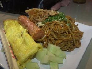 Pencinta Pedas Merapat! Ada Mie Iblis di Lumajang