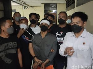 Pelaku Pembacokan Tewaskan 3 Orang Sempat Patahkan Borgol Saat Ditangkap Pelaku Pembacokan Tewaskan 3 Orang Sempat Patahkan Borgol Saat Ditangkap