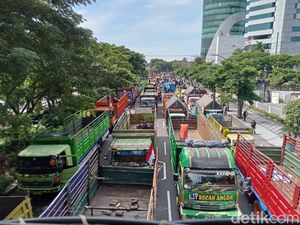Sopir Truk Jatim Demo ke Surabaya Protes ODOL, Hindari 6 Titik Kumpulnya Sopir Truk Jatim Demo ke Surabaya Protes ODOL, Hindari 6 Titik Kumpulnya
